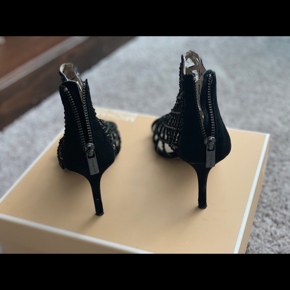 Michael Michael Kors, Yvonne Bootie w/box - Picture 3 of 4